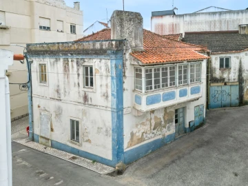 Prédio para Venda em Valado dos Frades