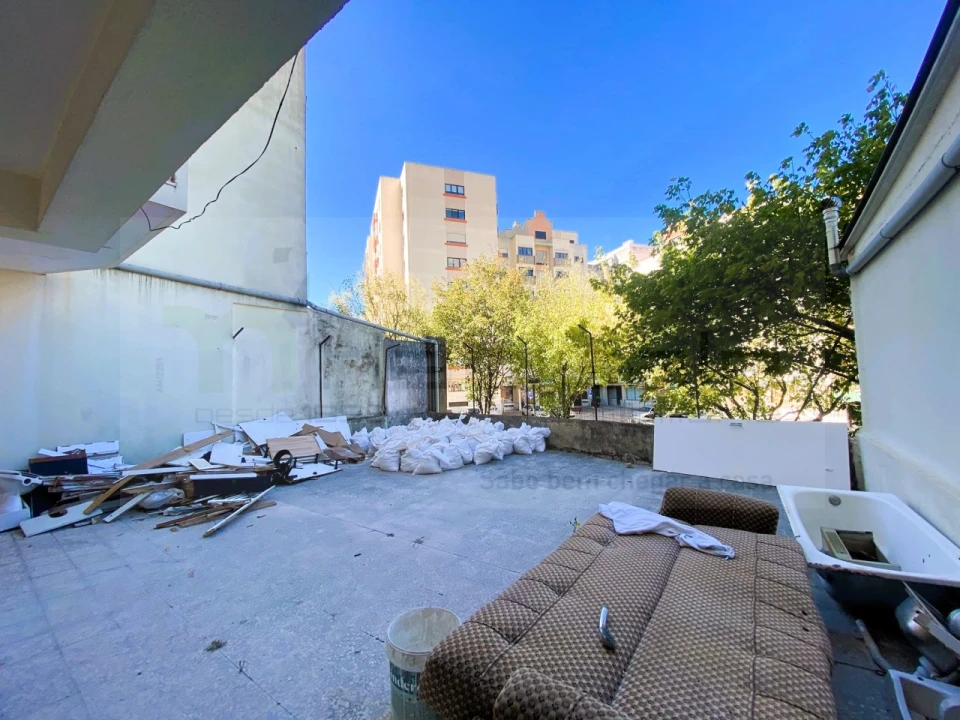 Apartamento T1 para Venda em Venteira Foto 16
