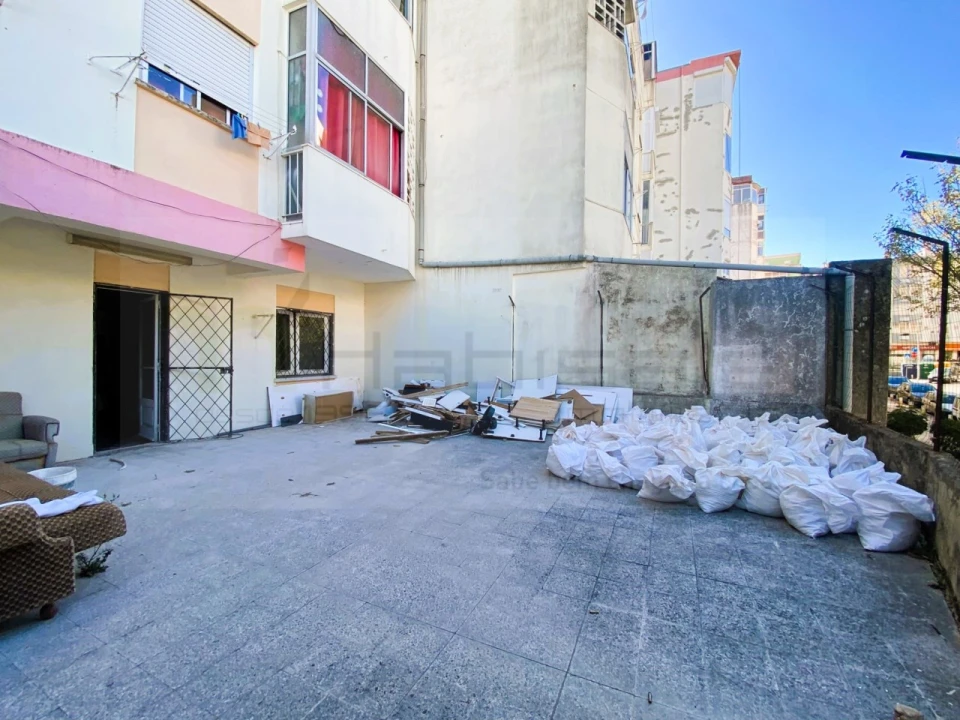 Apartamento T1 para Venda em Venteira Foto 18