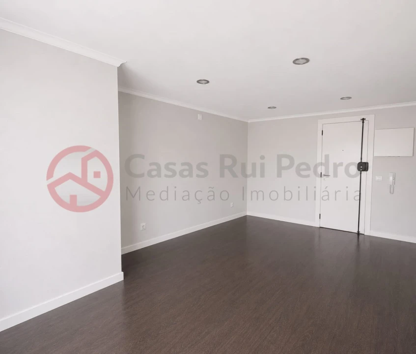 Apartamento T3 para Venda em Amora Foto 4