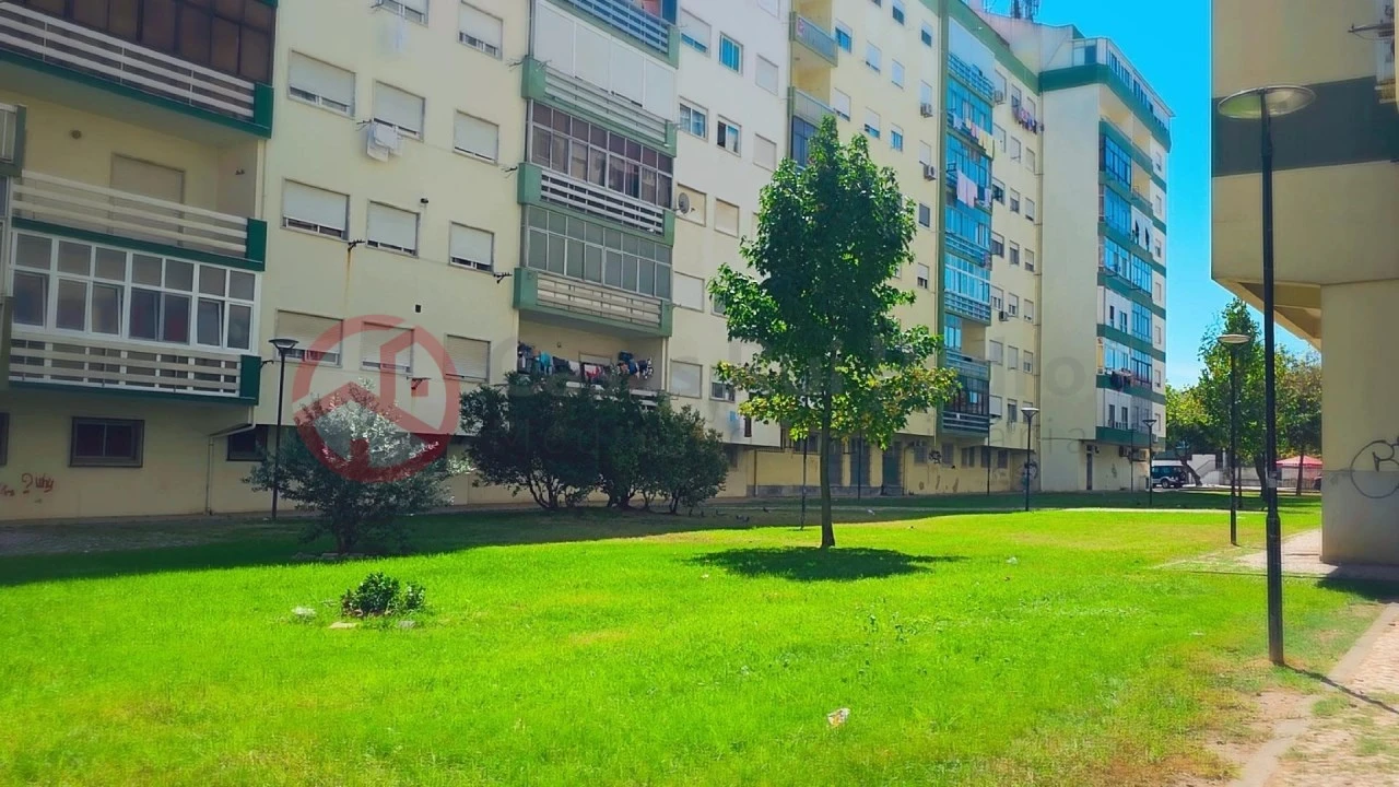 Apartamento T3 para Venda em Amora Foto 3