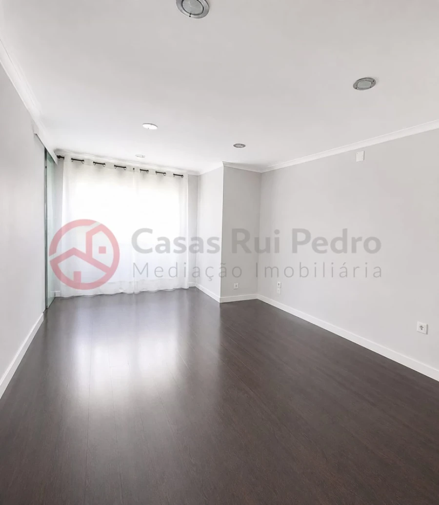 Apartamento T3 para Venda em Amora Foto 2
