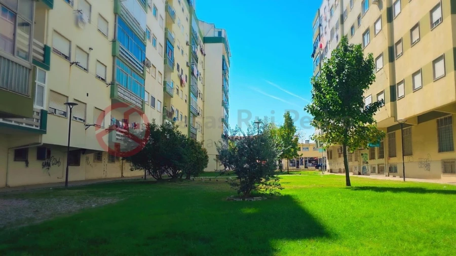 Apartamento T3 para Venda em Amora Foto 2