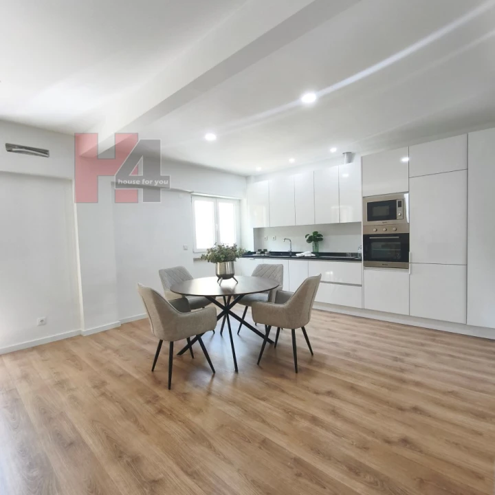 Apartamento T3 para Venda em Benfica Foto 1