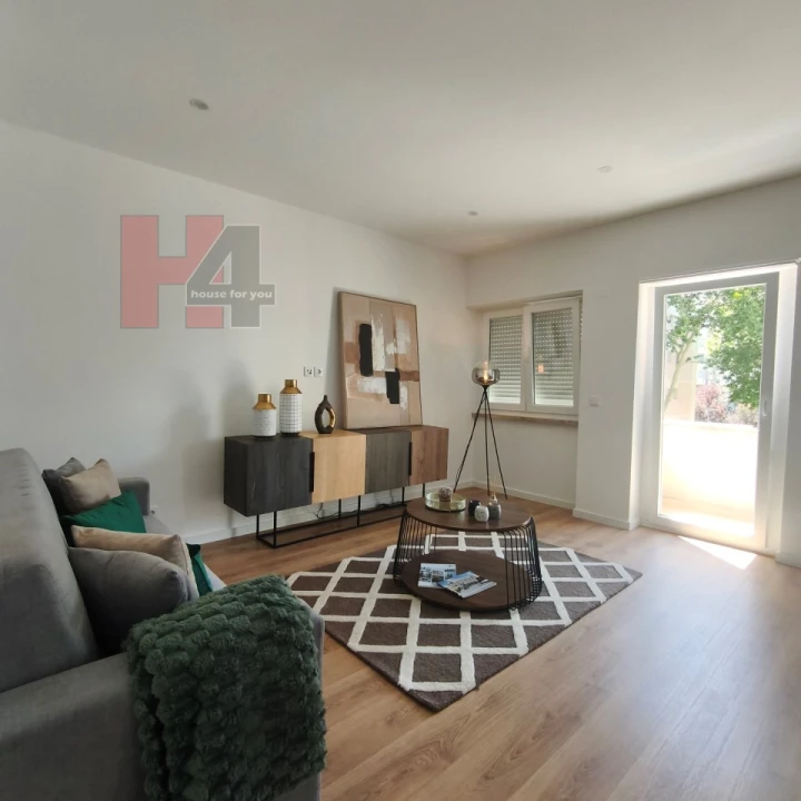 Apartamento T3 para Venda em Benfica Foto 2