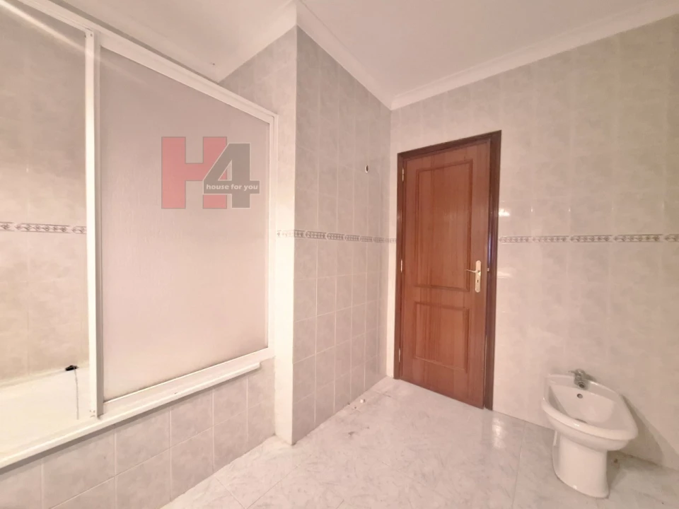 Apartamento T2 para Venda em Algueirão-Mem Martins Foto 9