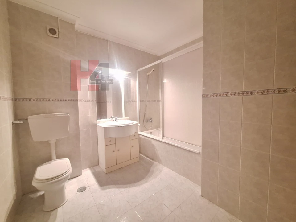 Apartamento T2 para Venda em Algueirão-Mem Martins Foto 10