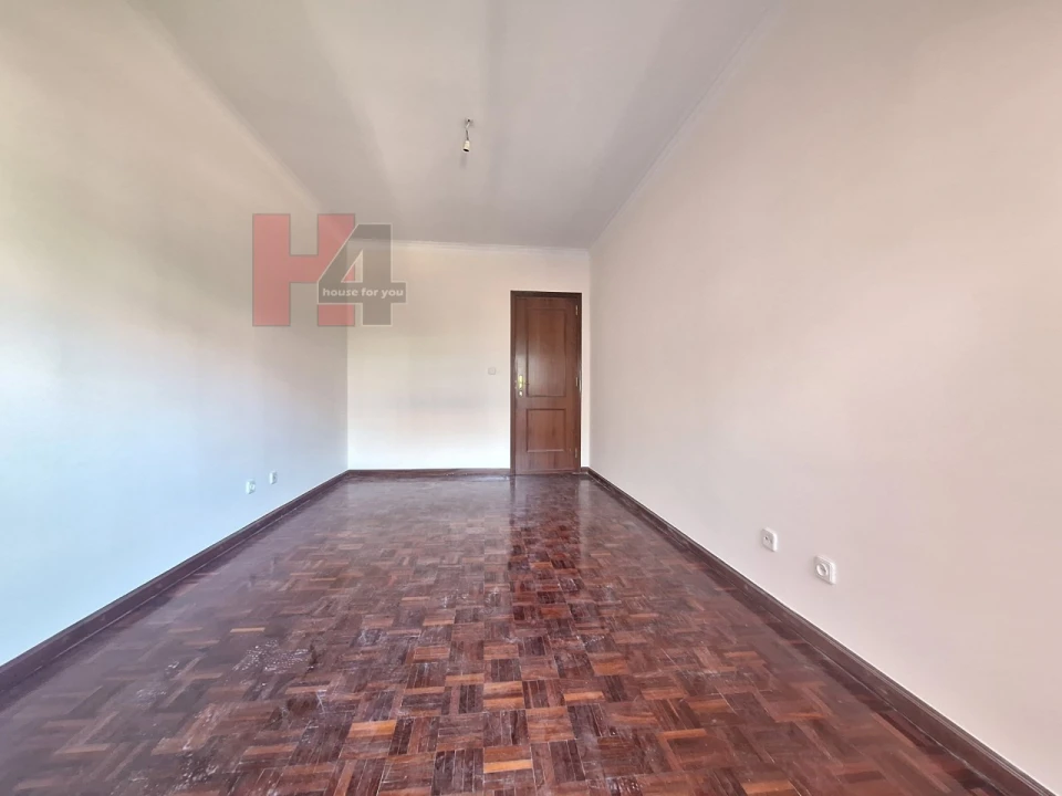 Apartamento T2 para Venda em Algueirão-Mem Martins Foto 13