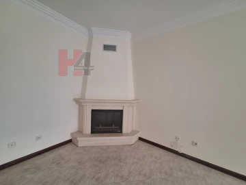 Apartamento T2 para Venda em Algueirão-Mem Martins