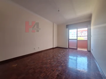 Apartamento T2 para Venda em Algueirão-Mem Martins
