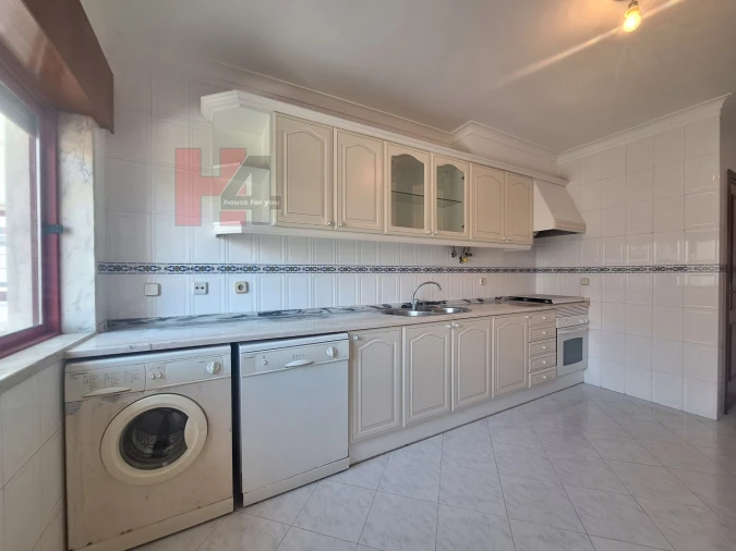 Apartamento T2 para Venda em Algueirão-Mem Martins Foto 4