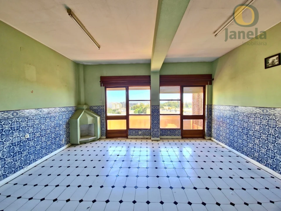 Apartamento T2 para Venda em Faro (Sé e São Pedro) Foto 1
