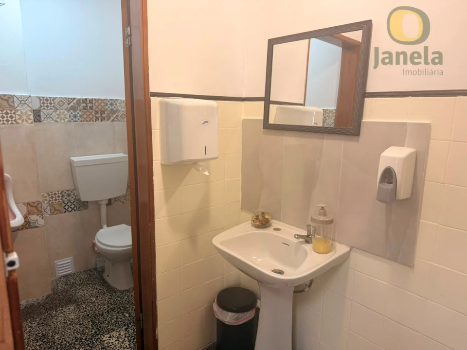 Negócio para Cedência de Quotas em Quarteira Foto 12