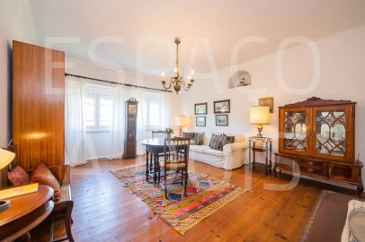 Quarto para Arrendamento em Alvalade