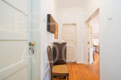 Quarto para Arrendamento em Alvalade