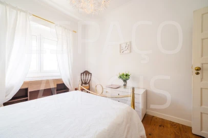 Quarto para Arrendamento em Alvalade
