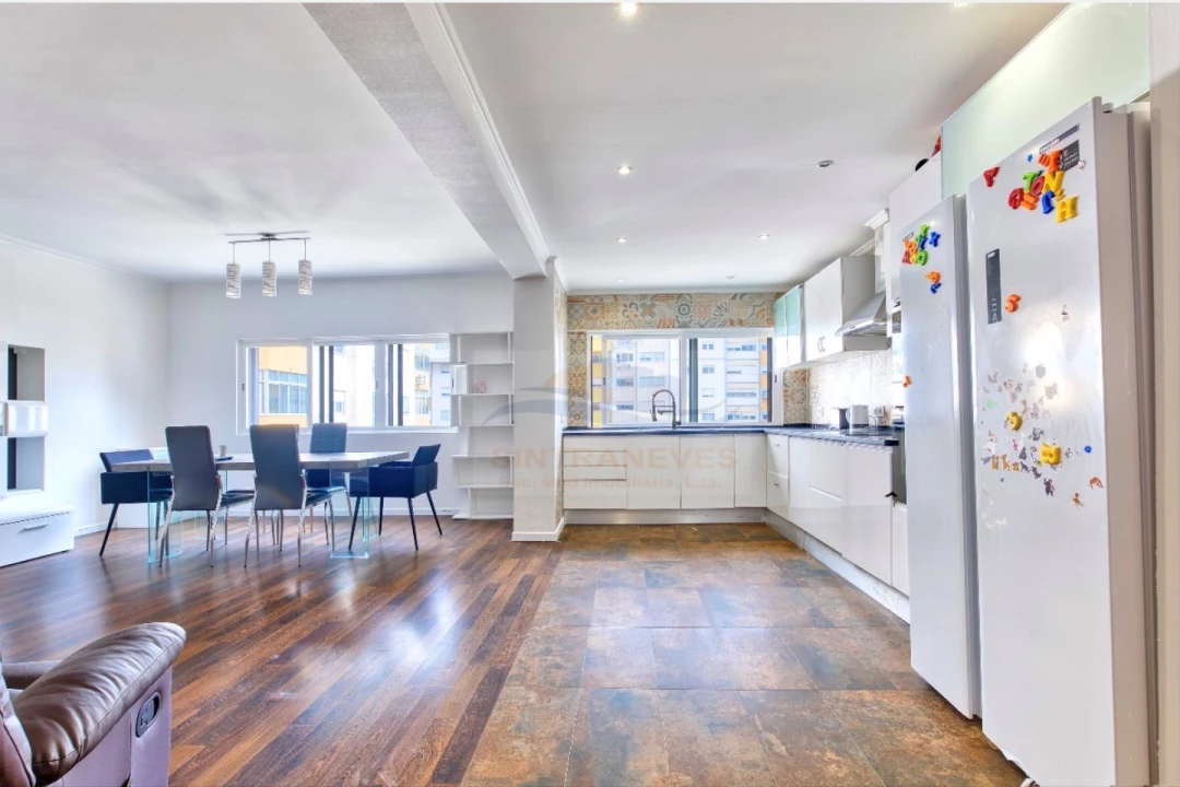 Apartamento T3 para Venda em Massamá e Monte Abraão Foto 1