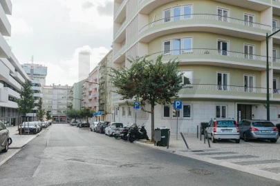 Apartamento T3 para Venda em Campolide