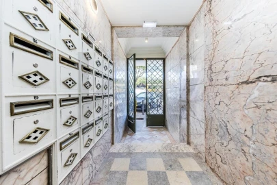 Apartamento T3 para Venda em Campolide