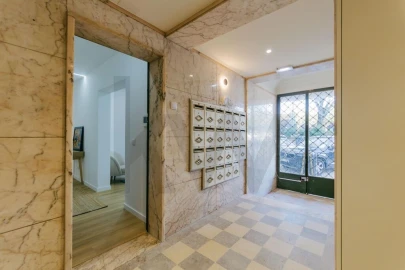 Apartamento T3 para Venda em Campolide