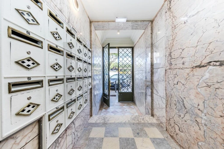 Apartamento T3 para Venda em Campolide Foto 4