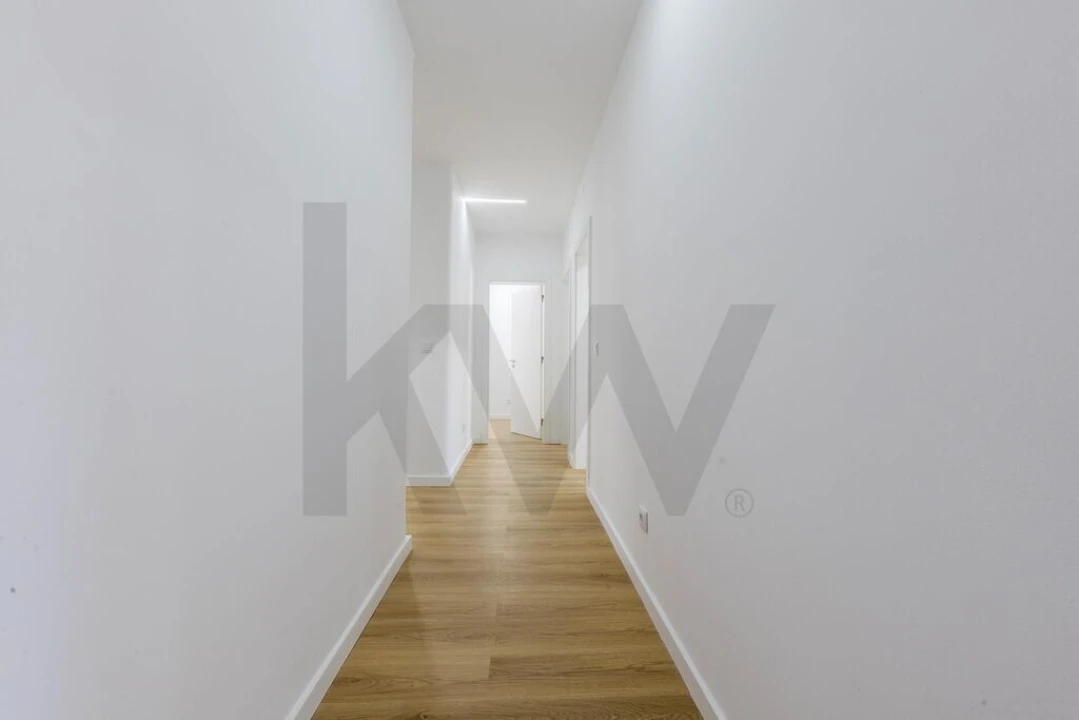 Apartamento T3 para Venda em Campolide Foto 7
