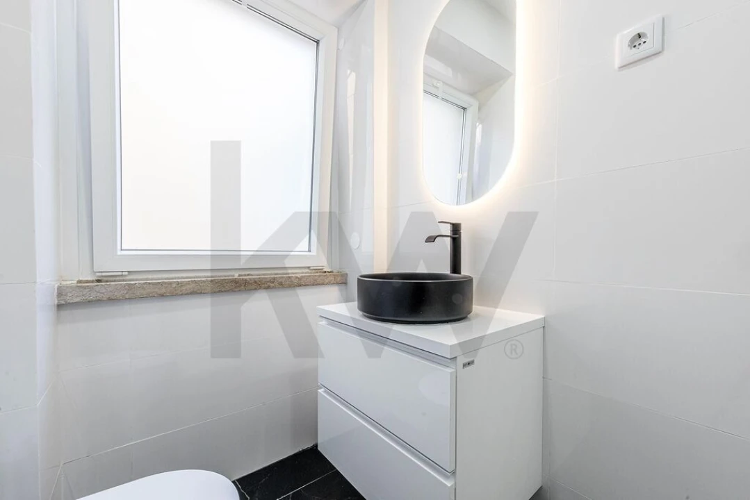 Apartamento T3 para Venda em Campolide Foto 12