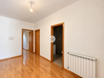Moradia T3 para Venda em Fiães