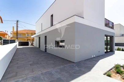 Moradia T4 para Venda em Porto Salvo