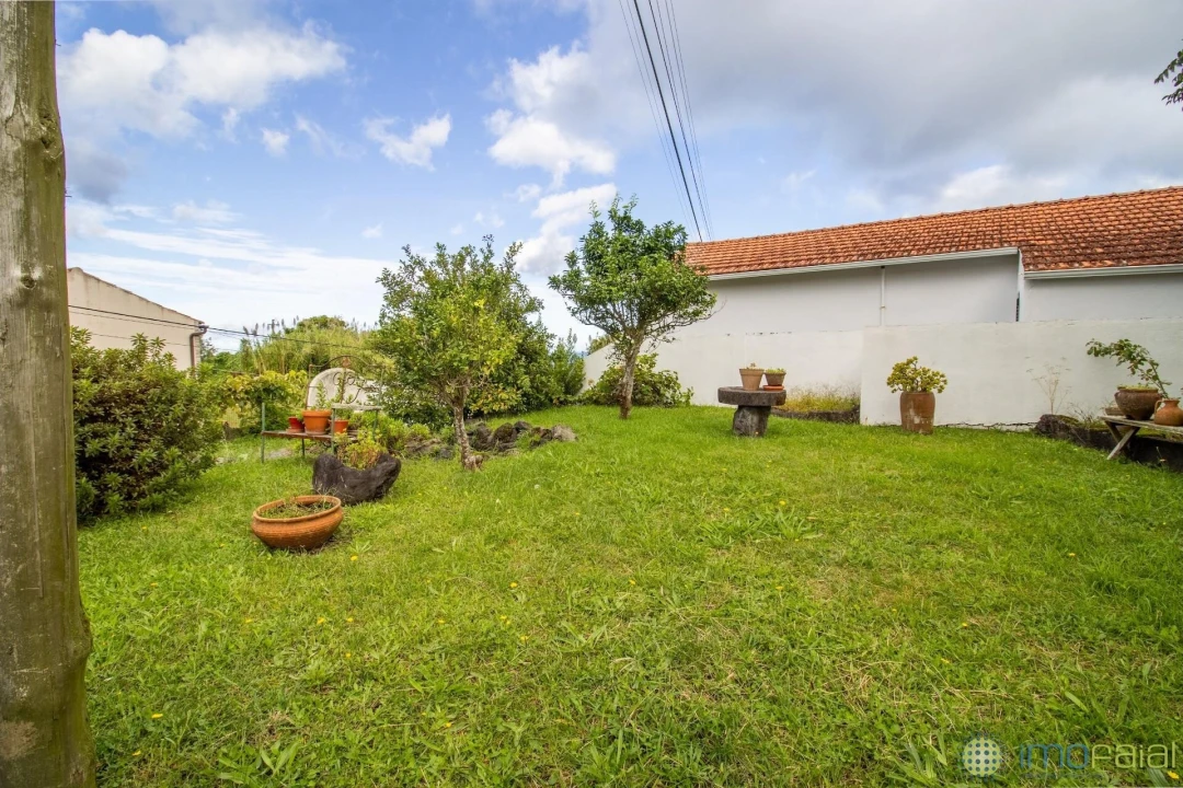 Moradia T2 para Venda em Cedros Foto 28