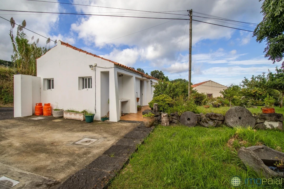 Moradia T2 para Venda em Cedros Foto 20