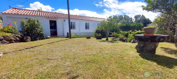 Moradia T2 para Venda em Cedros