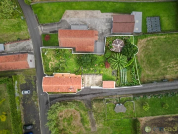Moradia T2 para Venda em Cedros