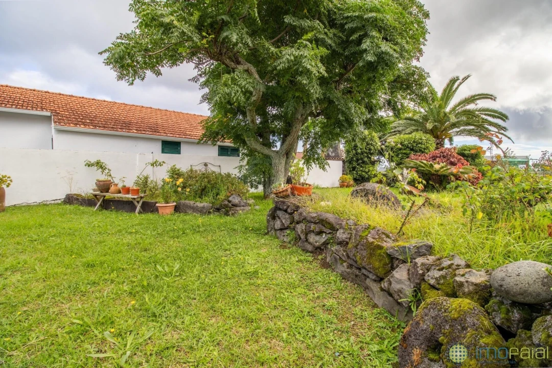 Moradia T2 para Venda em Cedros Foto 27