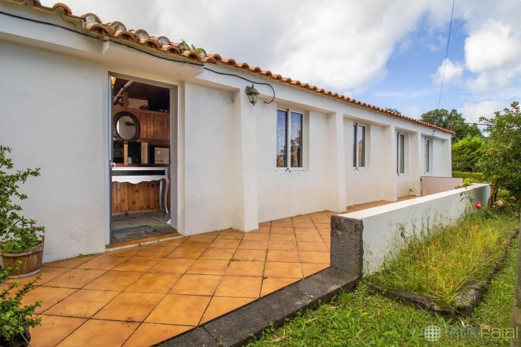 Moradia T2 para Venda em Cedros Foto 21