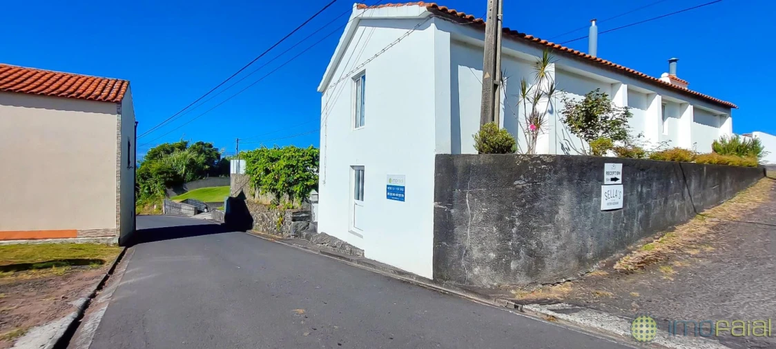 Moradia T2 para Venda em Cedros Foto 36