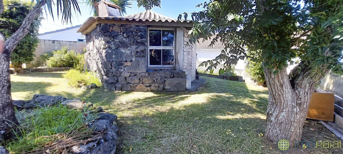 Moradia T2 para Venda em Cedros Foto 23