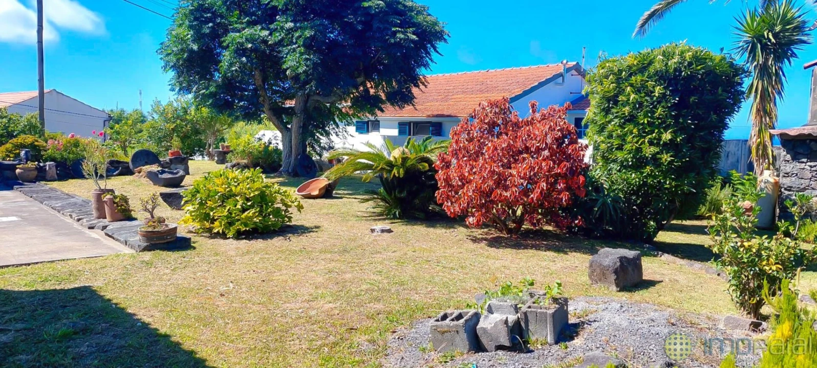 Moradia T2 para Venda em Cedros Foto 26