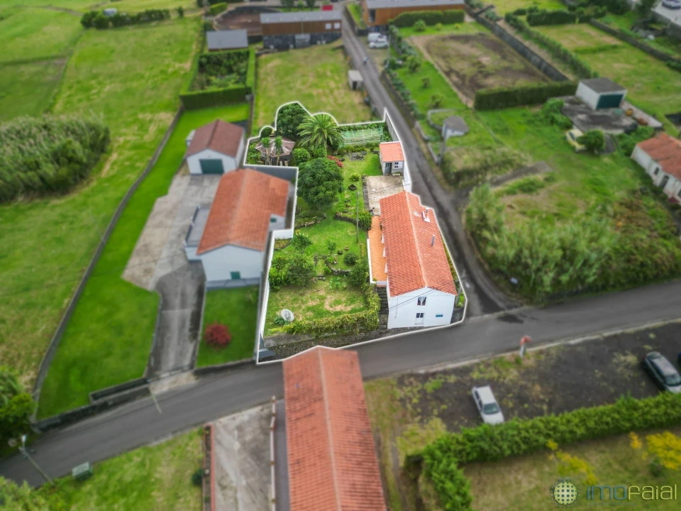 Moradia T2 para Venda em Cedros Foto 39