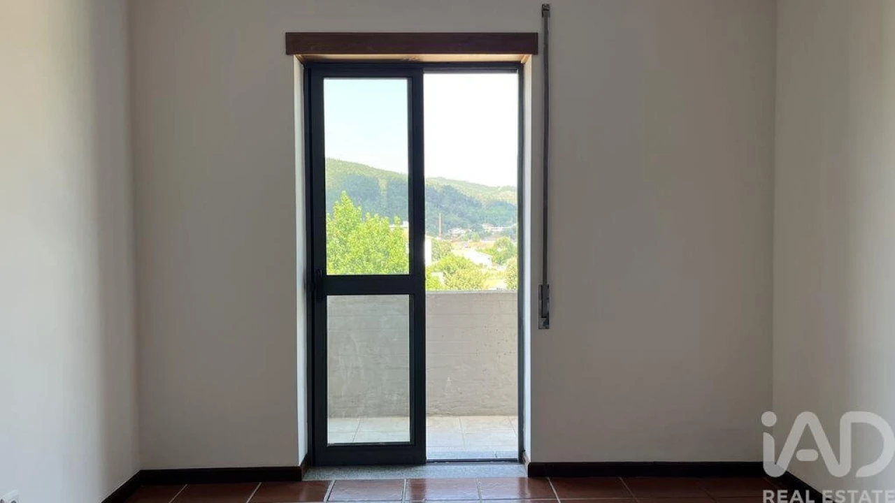 Apartamento T3 para Venda em Miranda do Corvo Foto 9