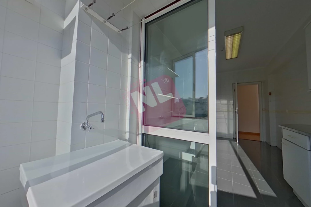 Apartamento T2 para Arrendamento em Lumiar Foto 16
