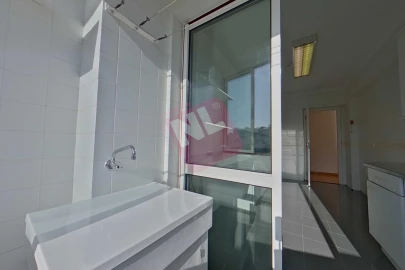 Apartamento T2 para Arrendamento em Lumiar