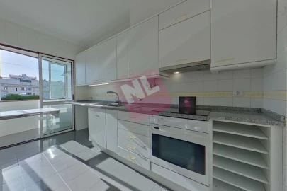 Apartamento T2 para Arrendamento em Lumiar