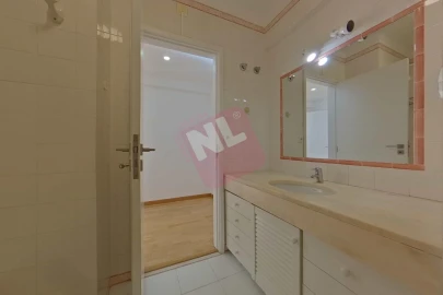 Apartamento T2 para Arrendamento em Lumiar