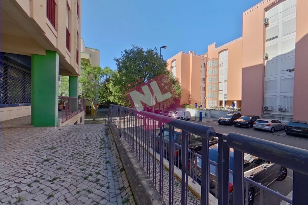 Apartamento T2 para Arrendamento em Lumiar Foto 1