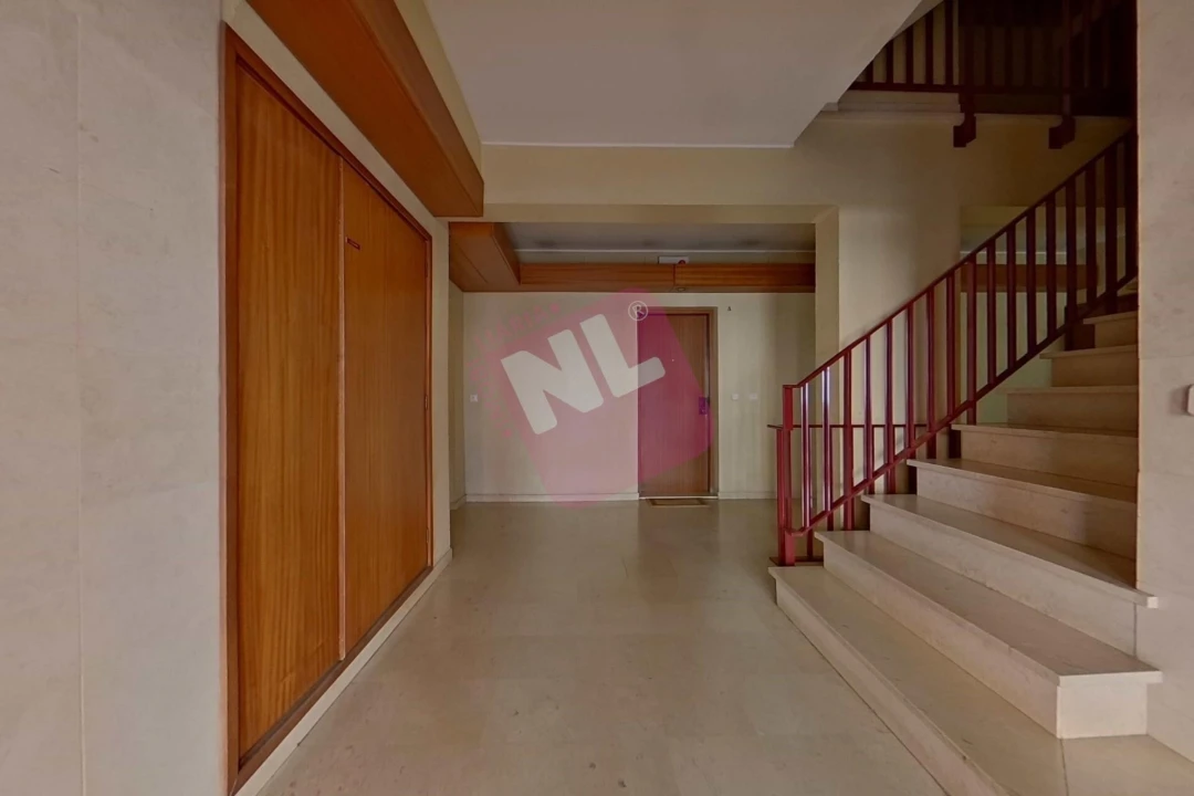 Apartamento T2 para Arrendamento em Lumiar Foto 4