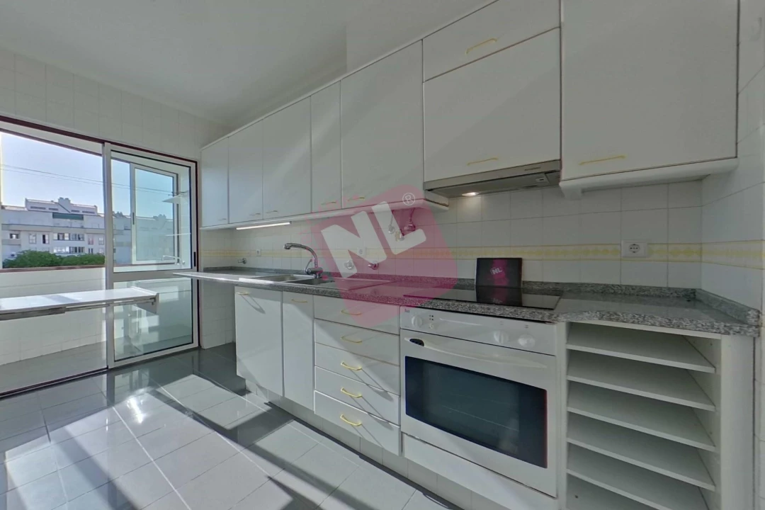 Apartamento T2 para Arrendamento em Lumiar Foto 12