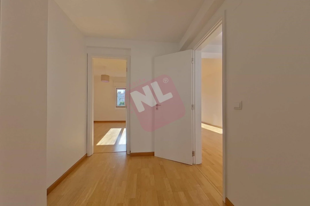 Apartamento T2 para Arrendamento em Lumiar Foto 21