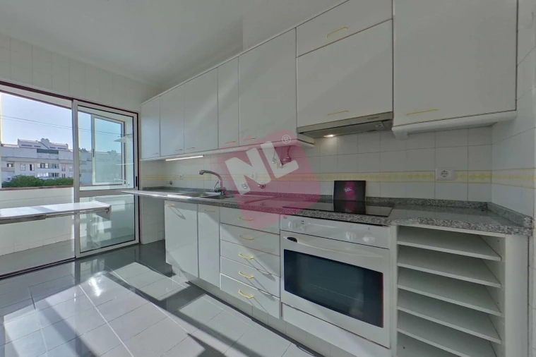 Apartamento T2 para Arrendamento em Lumiar Foto 12