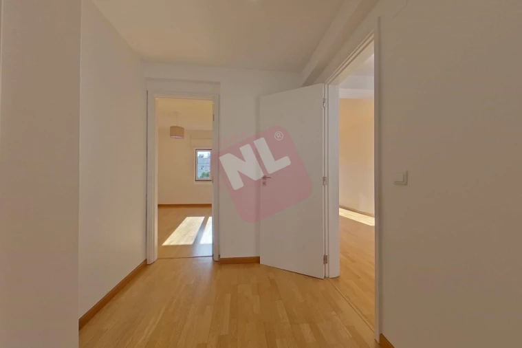 Apartamento T2 para Arrendamento em Lumiar Foto 21